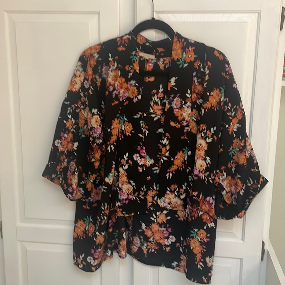 Floral short kimono